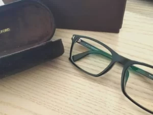 トムフォードのメガネやサングラスはどこで買える？